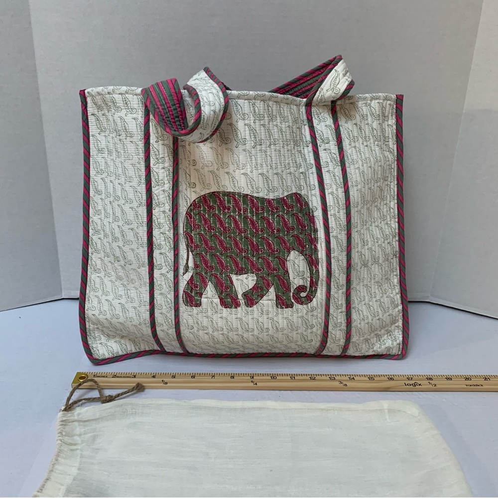 Chic Elephant Print Tote Bag - White and Brown